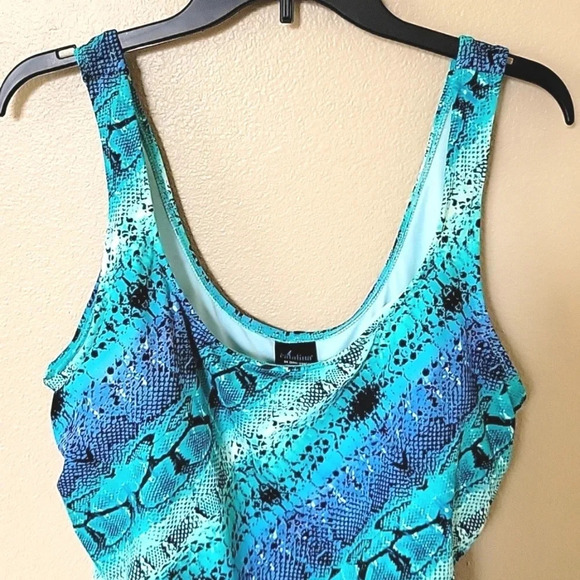 Catalina Blue Teal Snakeskin Print One Piece Swimsuit - Size 3X - Picture 2 of 6